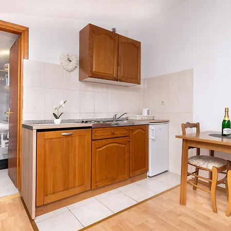 Mara Apartment
